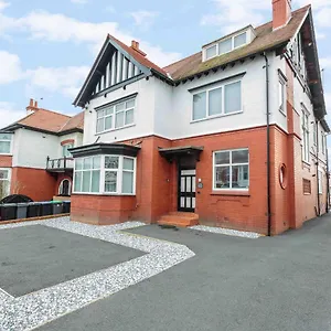 Apartment Cherry - Plum, Blackpool